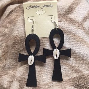 NWOT Beautiful Afro Centric Ankh Earrings.
